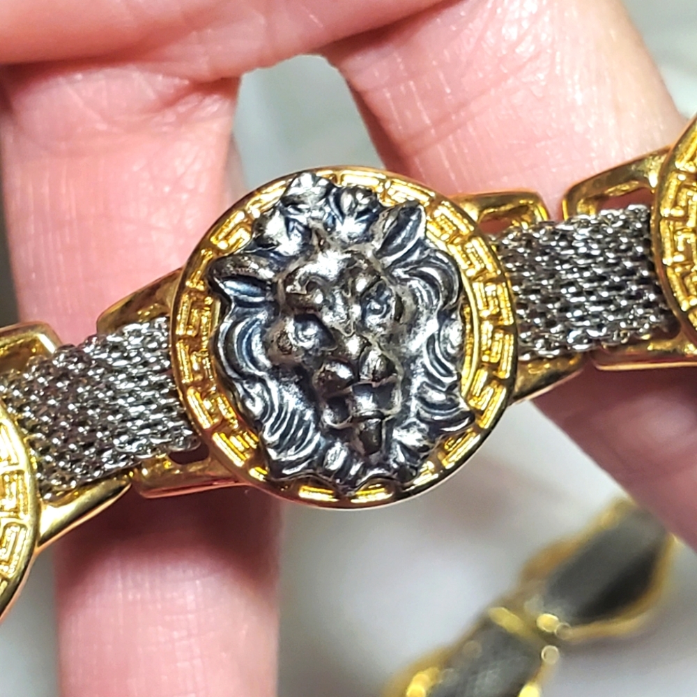 Vintage Versace belt. Used in great condition. - Picture 1 of 16